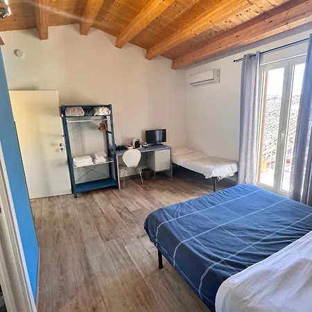Alex Guest house *