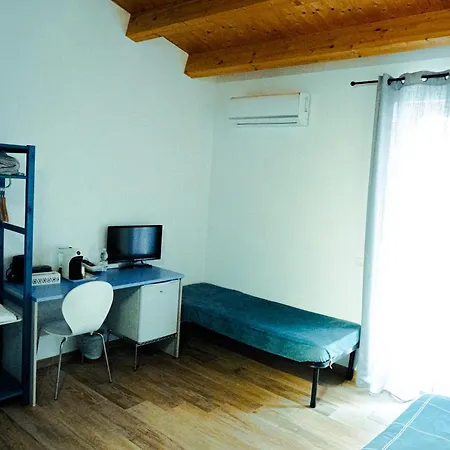 Alex Guest house *